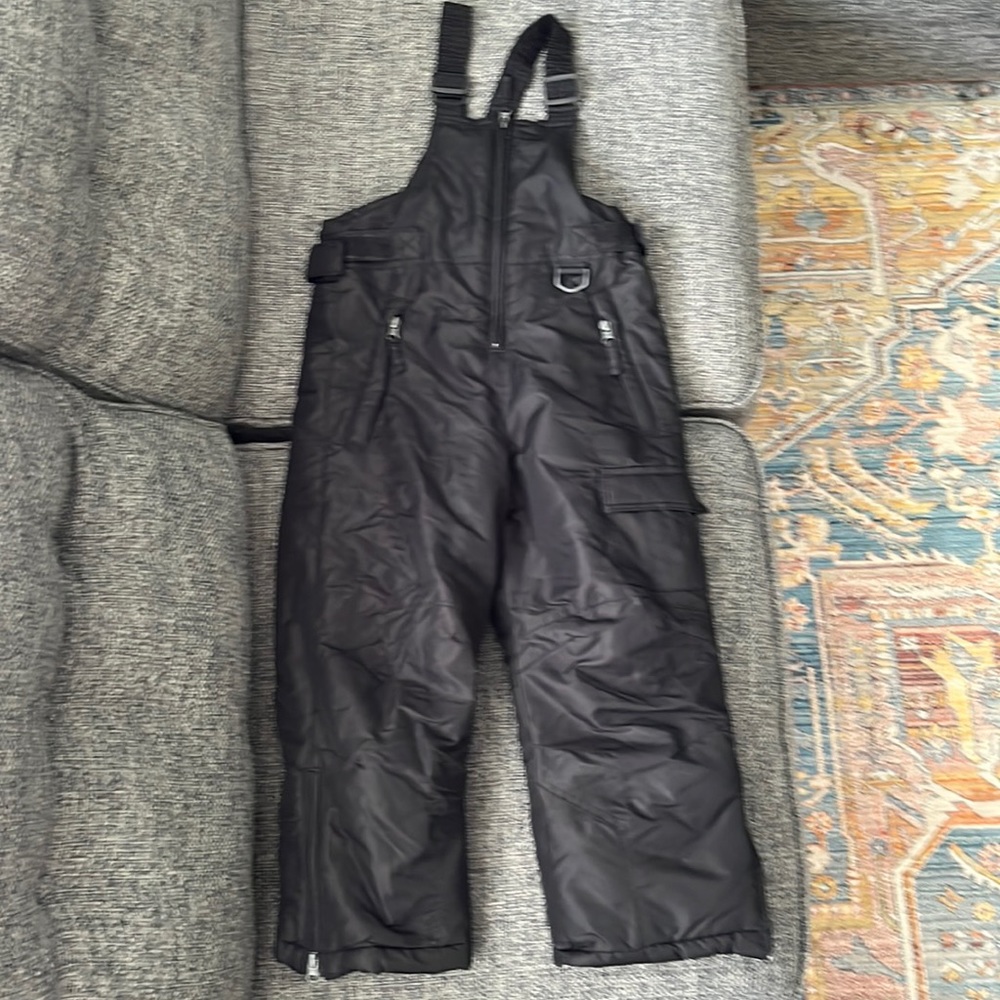 Black snow pants, kids size 5/6